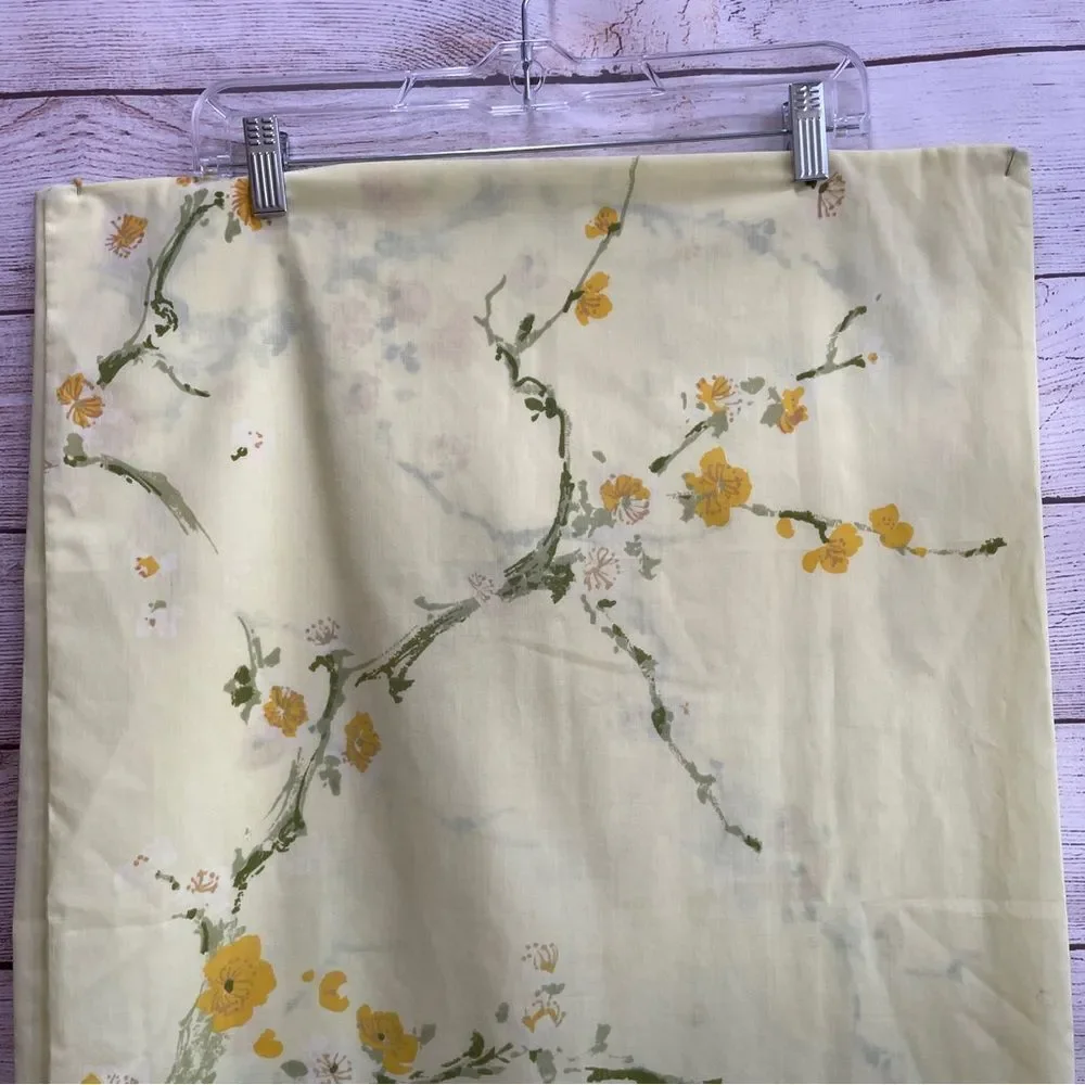 VINTAGE SPRINGMAID YELLOW‎ FLORAL STANDARD SIZE PILLOWCASES